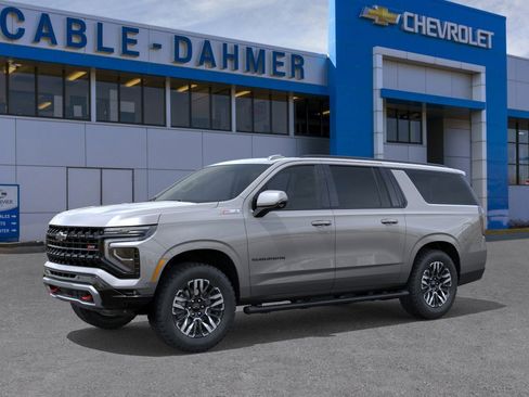 New 2026 Chevrolet Suburban Z71 w/ Comfort Package AWD/4WD image 2