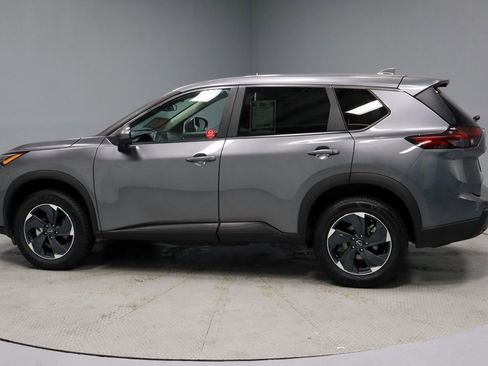 Certified 2024 Nissan Rogue SV image 9