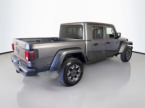 Used 2025 Jeep Gladiator Sport w/ Premium Package image 7
