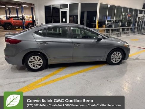 Used 2017 Hyundai Elantra SE image 9