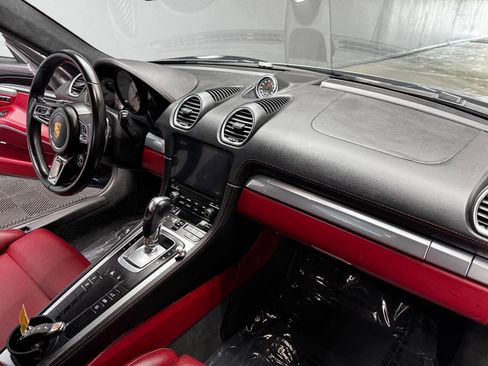 Used 2018 Porsche 718 Cayman GTS image 39