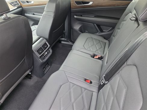New 2026 Volkswagen Atlas SE image 18