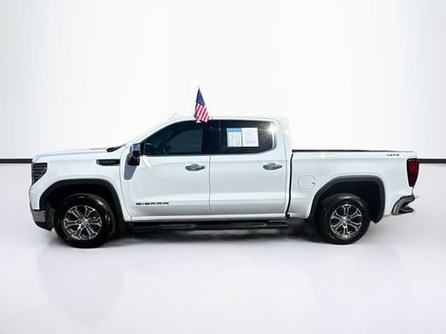Used 2025 GMC Sierra 1500 SLT AWD/4WD image 4