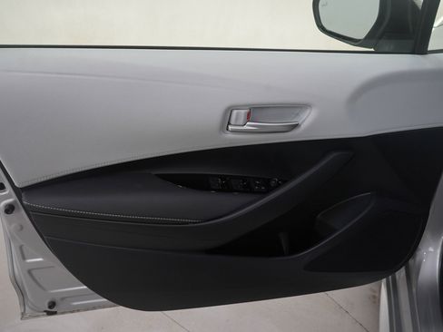 Used 2024 Toyota Corolla SE w/ SE Package image 18