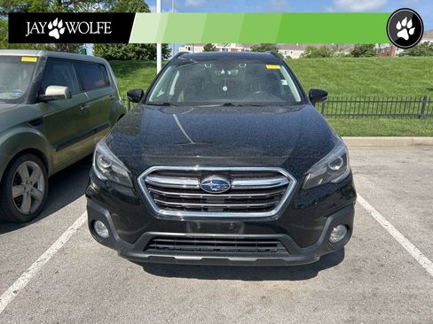 Used 2019 Subaru Outback 3.6R Touring AWD/4WD image 2