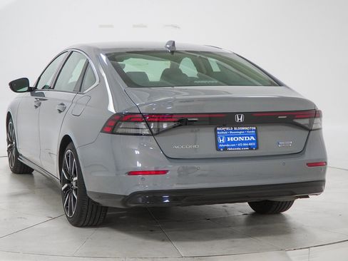 Used 2024 Honda Accord Touring image 8
