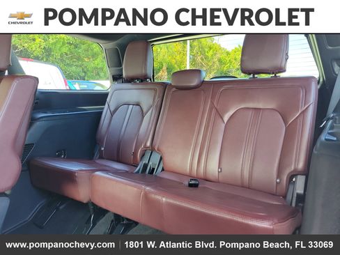 Used 2023 Ford Expedition Limited image 11