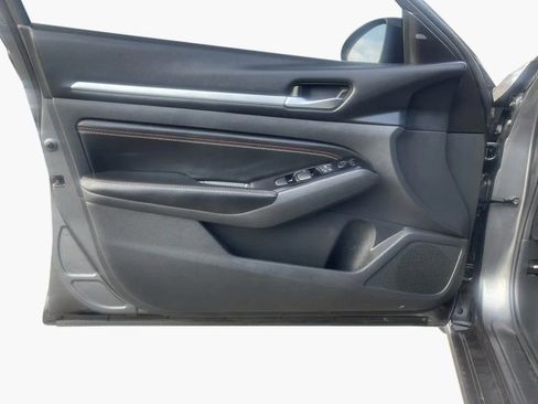 Used 2023 Nissan Altima 2.0 SR image 12