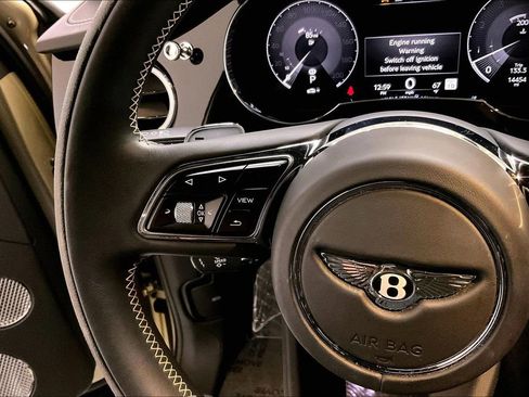 Used 2023 Bentley Bentayga S image 23