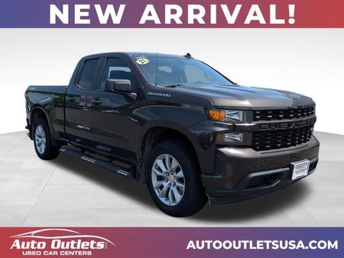 Used 2021 Chevrolet Silverado 1500 Custom AWD/4WD image 1