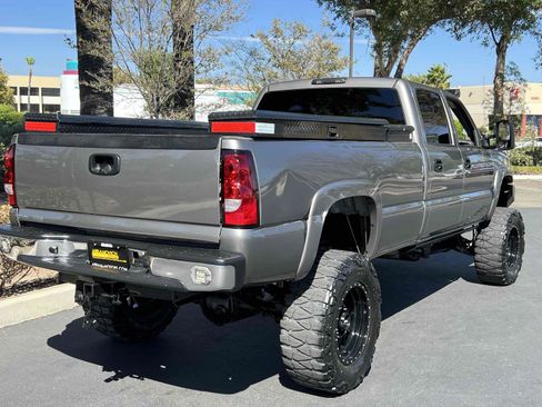 Used 2006 Chevrolet Silverado 3500 LT w/ Heavy-Duty Power Package AWD/4WD image 16