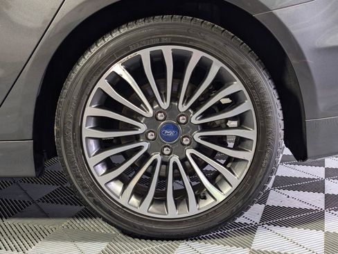 Used 2018 Ford Fusion SE w/ Equipment Group 602A FWD image 25