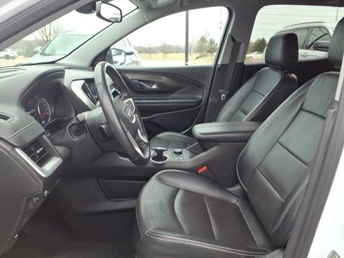 Used 2023 GMC Terrain SLT image 25