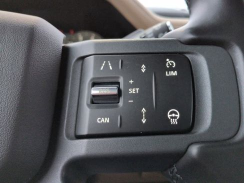 Used 2025 Land Rover Defender 110 S image 26