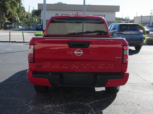 Used 2024 Nissan Frontier SV image 4