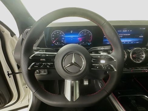 Certified 2025 Mercedes-Benz GLA 250 4MATIC image 11