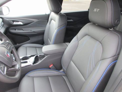 New 2026 Buick Envista Sport Touring w/ Convenience I Package FWD image 13