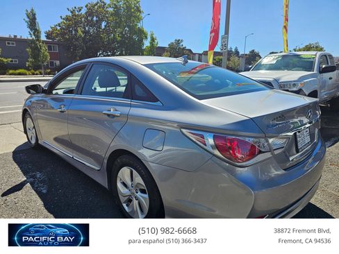 Used 2015 Hyundai Sonata Hybrid FWD image 5