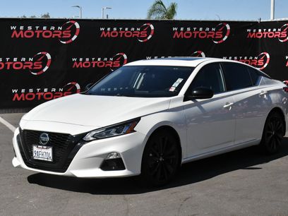 Used 2022 Nissan Altima 2.5 SR w/ Midnight Edition Package