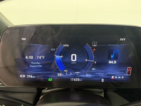 Used 2024 Chevrolet Blazer EV LT AWD/4WD image 17