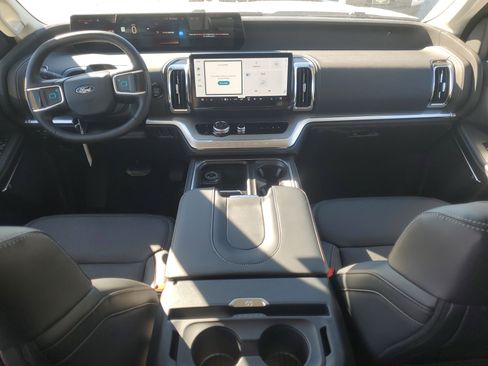 New 2026 Ford Expedition Max Platinum image 13