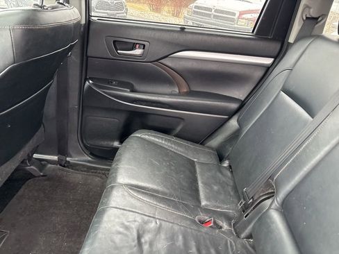 Used 2017 Toyota Highlander XLE image 7