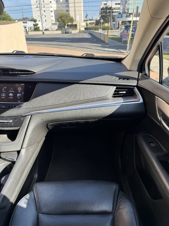 Used 2017 Cadillac XT5 Luxury w/ Driver Awareness Package FWD image 25