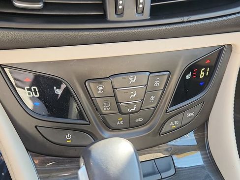 Certified 2020 Buick Envision Essence FWD image 16