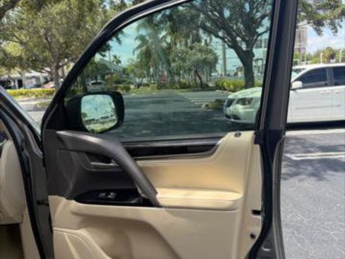 Used 2018 Lexus LX 570 4WD image 15