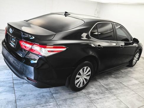 Used 2020 Toyota Camry LE FWD image 6
