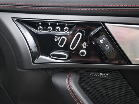 Used 2017 Jaguar F-TYPE R image 10