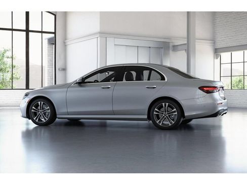 Certified 2022 Mercedes-Benz E 350 4MATIC Sedan image 33