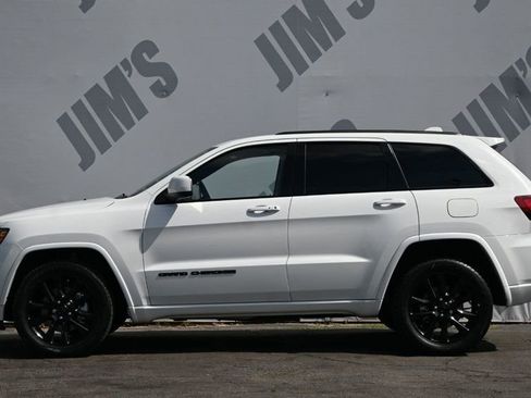 Used 2021 Jeep Grand Cherokee Laredo X AWD/4WD image 6