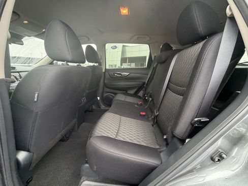 Used 2020 Nissan Rogue SV w/ Premium Package FWD image 13