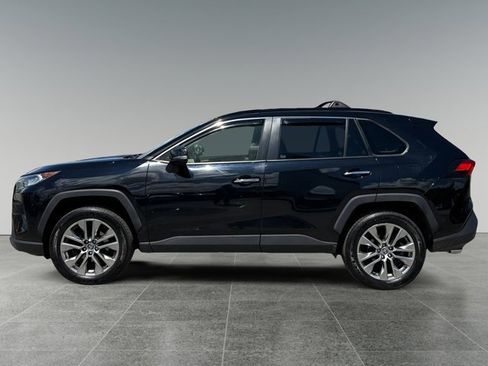 Used 2020 Toyota RAV4 Limited AWD/4WD image 3