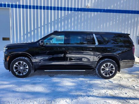New 2026 Chevrolet Suburban LS image 2