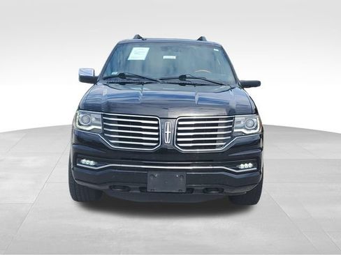 Used 2017 Lincoln Navigator L Select AWD/4WD image 2