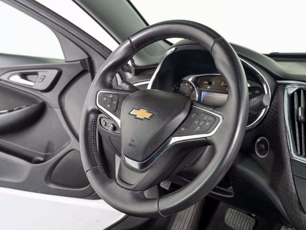 Used 2017 Chevrolet Malibu LT FWD image 31
