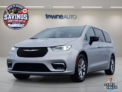 Used 2026 Chrysler Pacifica Limited