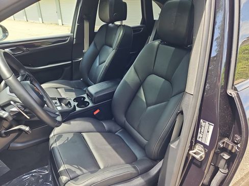 Used 2025 Porsche Macan S AWD/4WD image 5