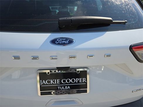 Used 2022 Ford Escape S image 40