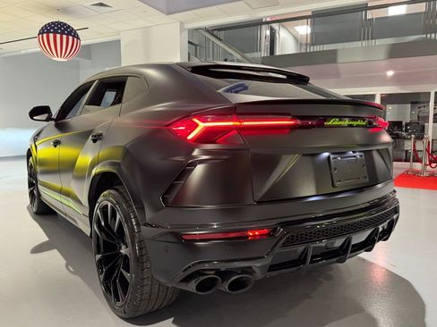Used 2020 Lamborghini Urus image 4