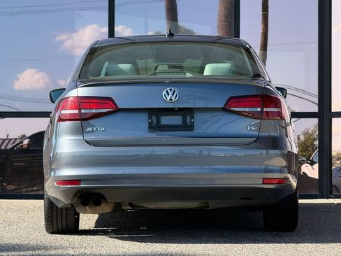 Used 2016 Volkswagen Jetta Sport FWD image 10