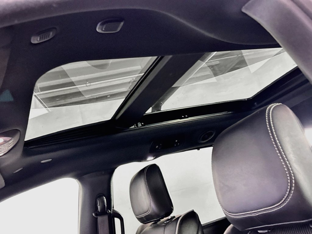 Certified 2025 Chrysler Pacifica Limited FWD image 20