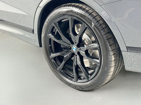 Used 2026 BMW X7 M60i image 21