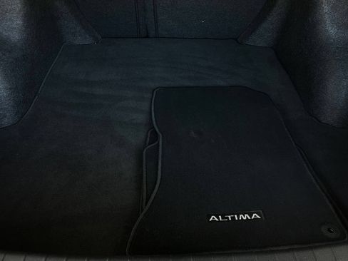 Used 2025 Nissan Altima 2.5 SV FWD image 32