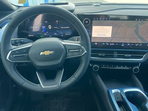 New 2026 Chevrolet Equinox EV LT w/ Convenience Package II FWD image 11