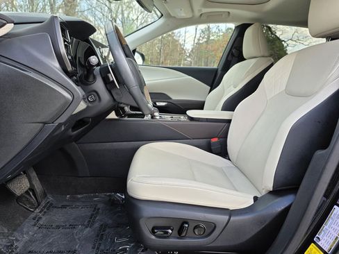 Used 2023 Lexus RX 350 Premium w/ Accessory Package (Z1) image 13