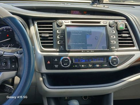 Used 2016 Toyota Highlander Limited FWD image 30