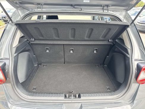 Used 2025 Hyundai Venue SEL FWD image 9